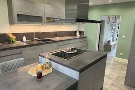 Haus zum Kaufen in Duisburg 449.000 € 146.89 m²