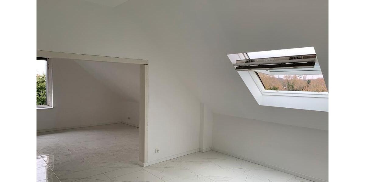 Dachgeschoßwohnung Oberhausen Schmachtendorf - 3.5 Zimmer, 85 m&sup2;, 850&euro; | Angebot:26122522