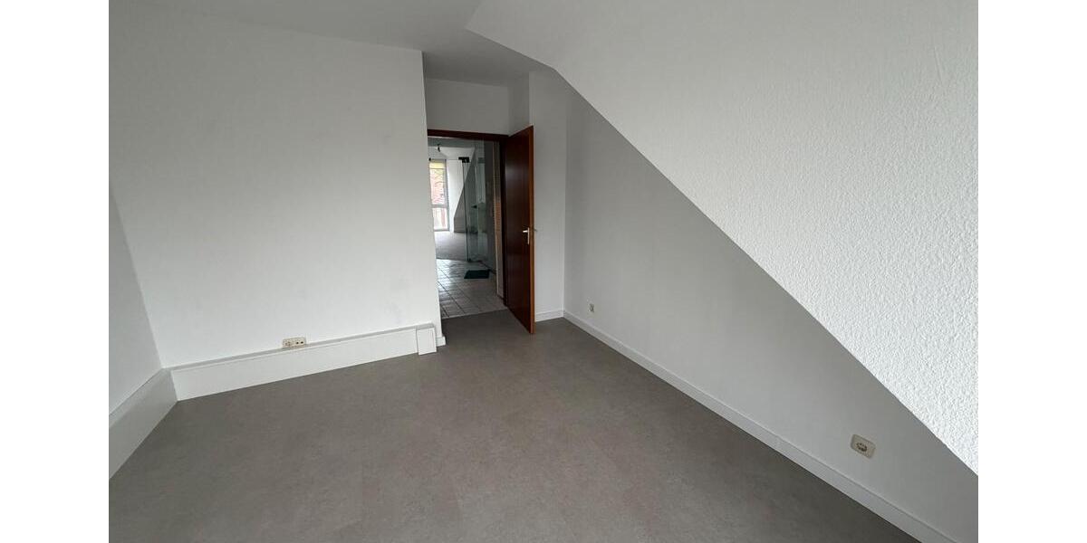 Dachgeschoßwohnung Moers Rheinkamp - 2 Zimmer, 55 m&sup2;, 650&euro; | Angebot:26272244